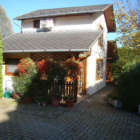 Viragoskert Apartman Heviz Exterior photo