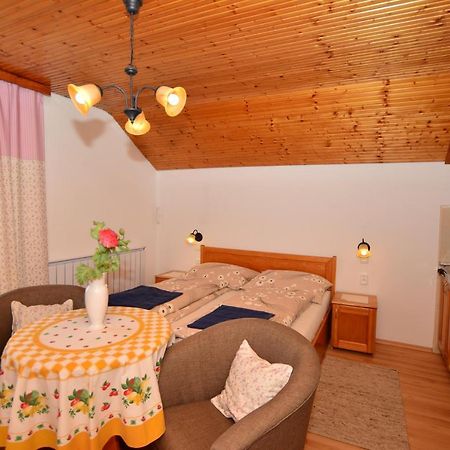 Viragoskert Apartman Heviz Exterior photo