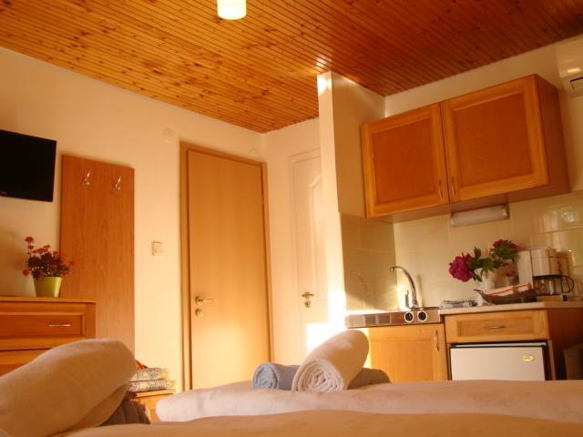 Viragoskert Apartman Heviz Room photo