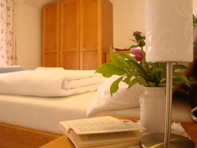 Viragoskert Apartman Heviz Room photo
