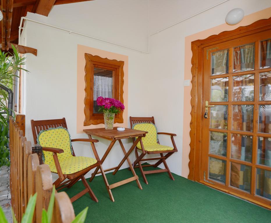 Viragoskert Apartman Heviz Exterior photo