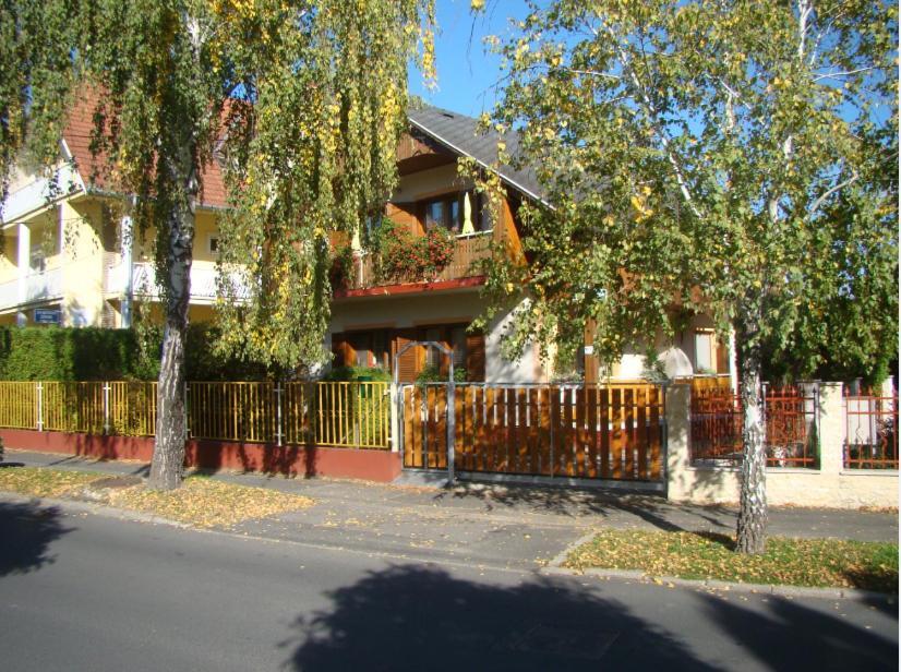 Viragoskert Apartman Heviz Exterior photo