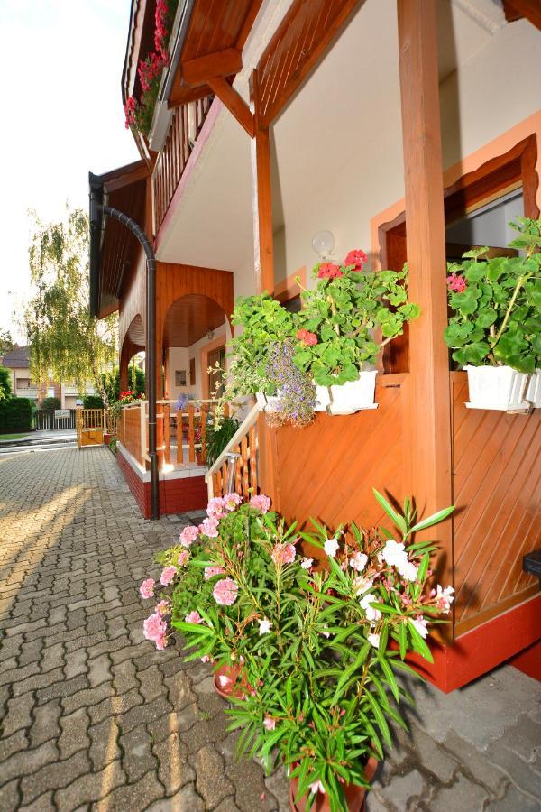 Viragoskert Apartman Heviz Exterior photo