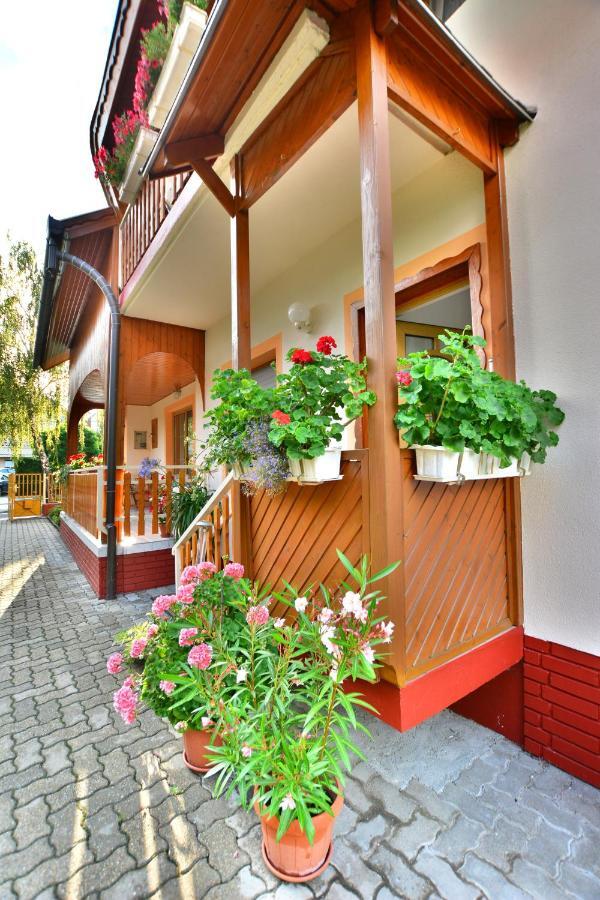 Viragoskert Apartman Heviz Exterior photo