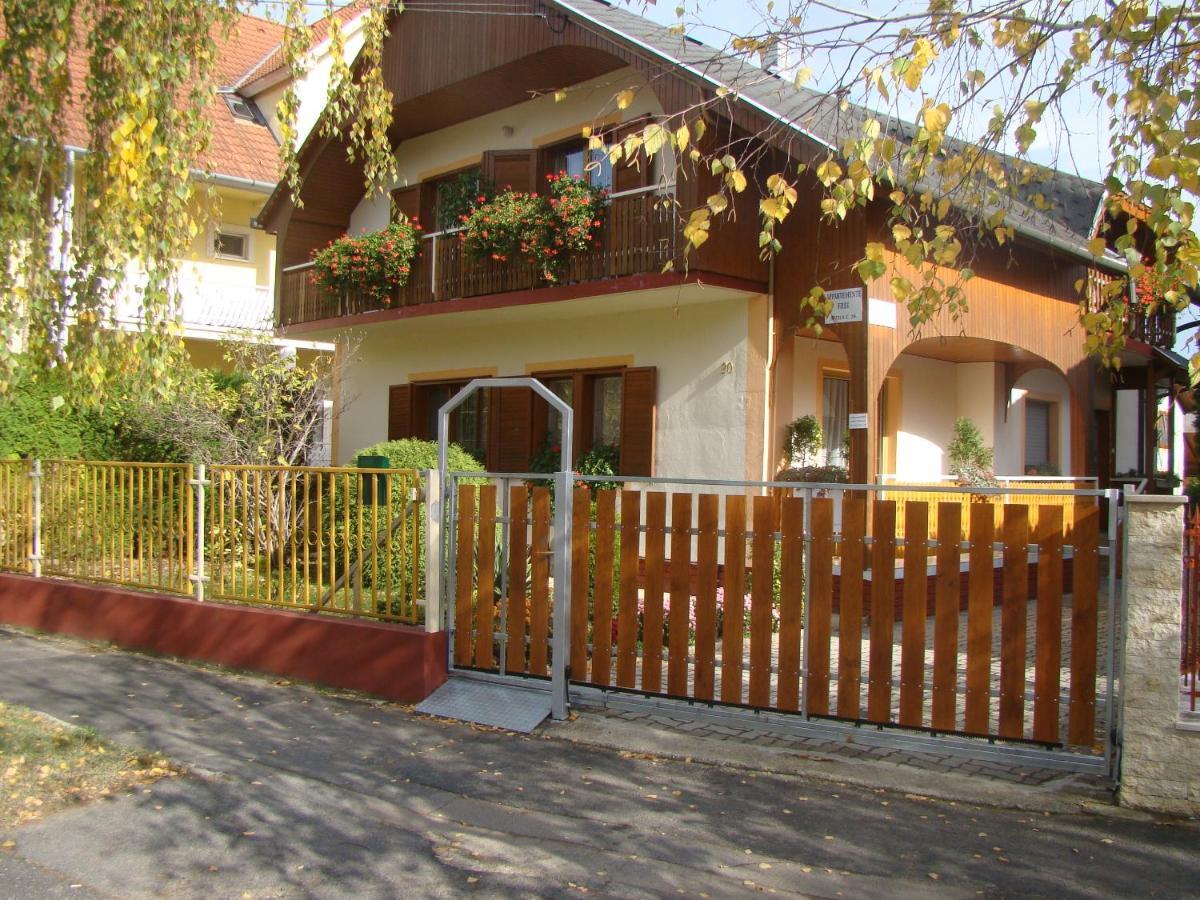 Viragoskert Apartman Heviz Exterior photo